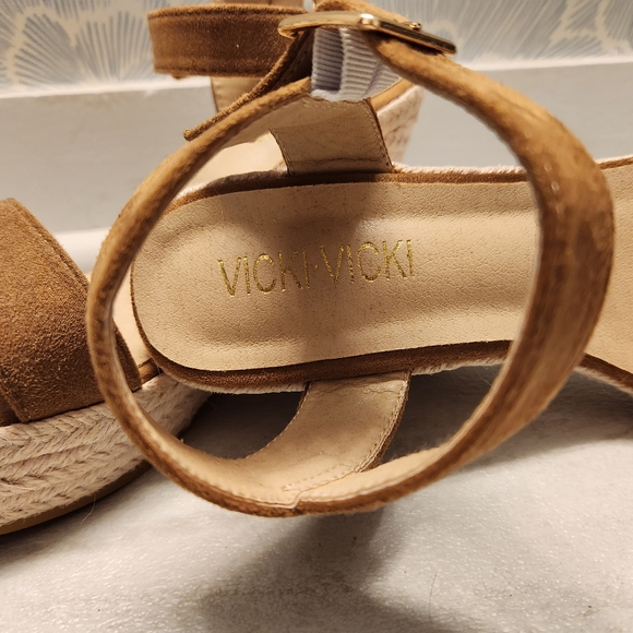 Vicki Vicki Wedge Sandals - Picture 5 of 5